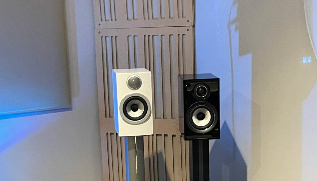 Bowers & Wilkins 700 Series 2 and Series 3