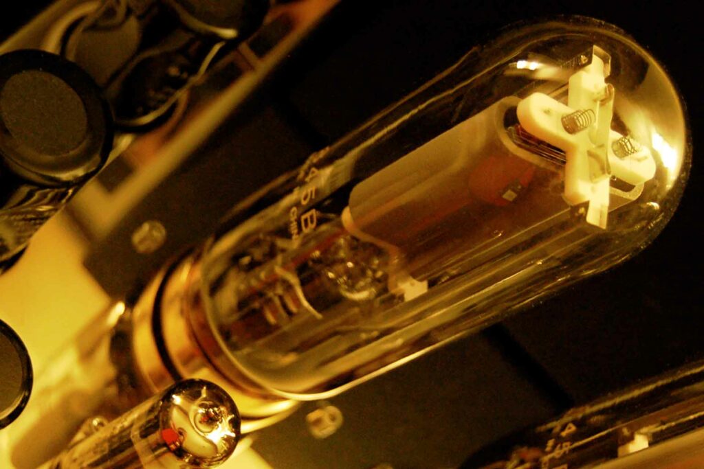 Tubes warm up to a new audience of audiophiles
