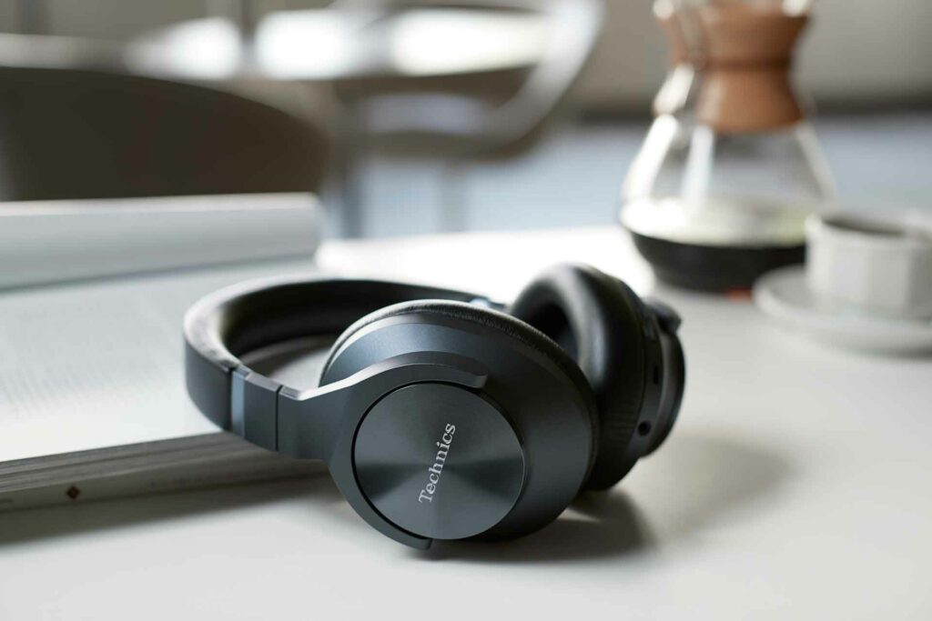 Technics EAH-A800 bluetooth wireless headphones reviewed