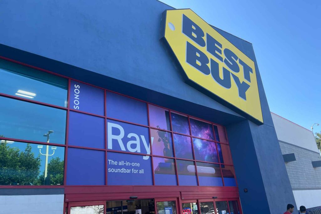The Best Buy Location in West Los Angeles