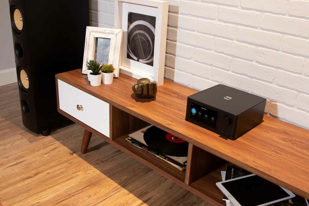 NAD C 700 integrated amp and audiophile grade music server reviewed by Greg Handy