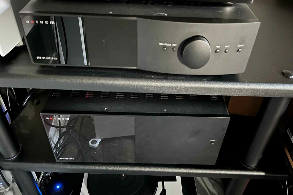 Here's a photo of the Anthem MCA 225 audiophile power amp in Andrew Dewhirst's rack