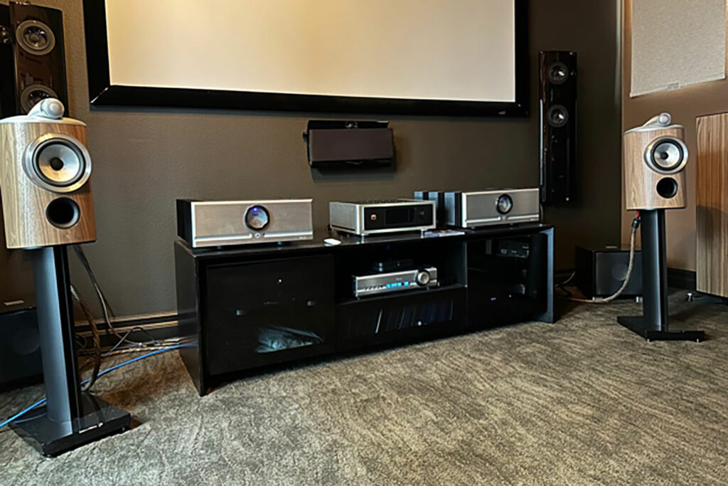 Here are the Bowers & Wilkins 805 D4 speakers installed at Greg Handy's reference audiophile listening room.