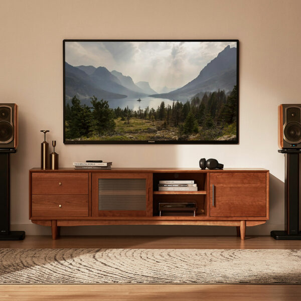 The Edifier S1000W powered speakers can be used in a desktop OR audiophile configuration