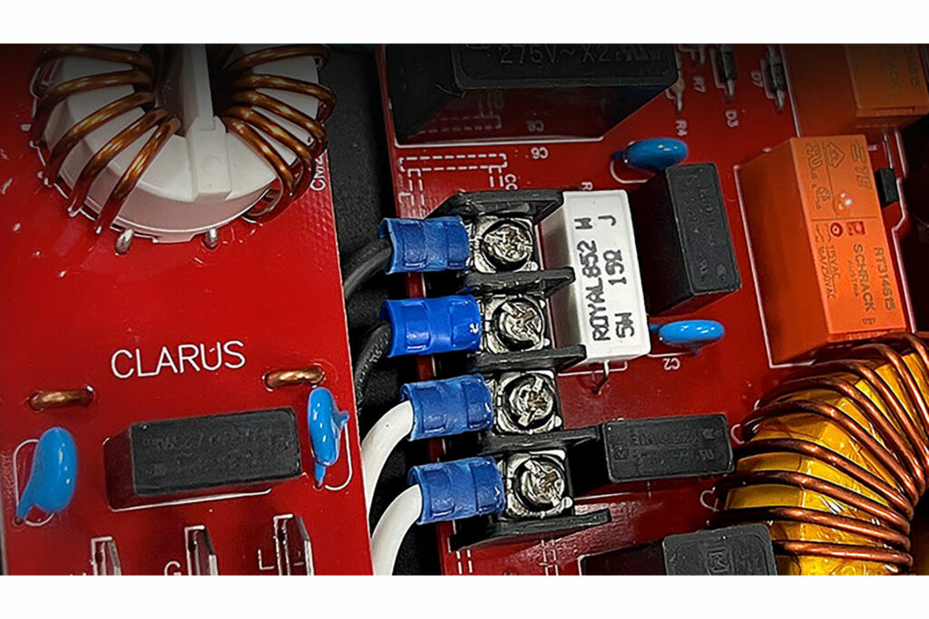 Here's a look at the internal boards of the Clarus Power Sextet