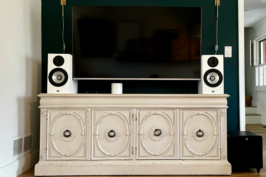 The RBH 61 SF/R speakers installed around Eric's 4K UHD TV.