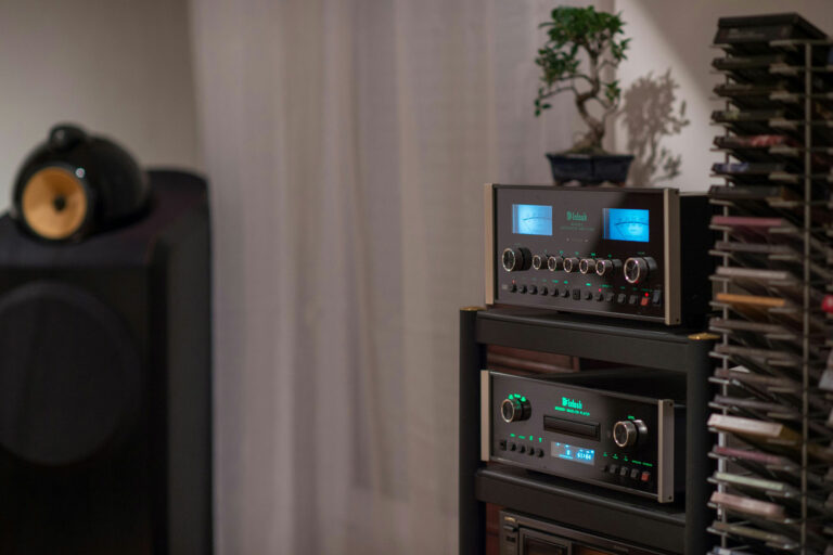 Old school Bowers & Wilkins 801s (look at those Kevlar drivers) with McIntosh electronics at an audiophile salon