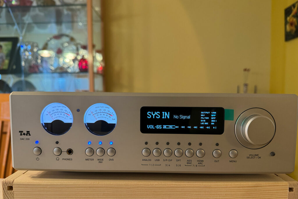 The T+A DAC 200 at Brian Kahn's home on display