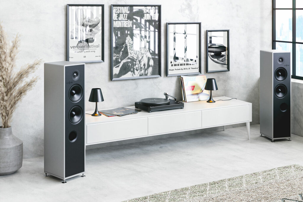 The Stenheim Alumni Tw-Five $23,500 floorstanding speakers installed in an audiophile rig.