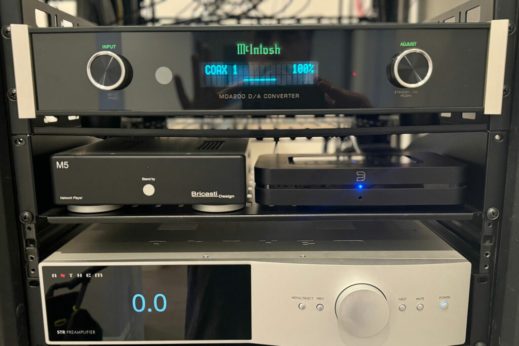 Here's a look at the McIntosh MDA200 DAC in Jerry Del Colliano's rack with various streaming sources from the likes of Bricasti and BlueSound.