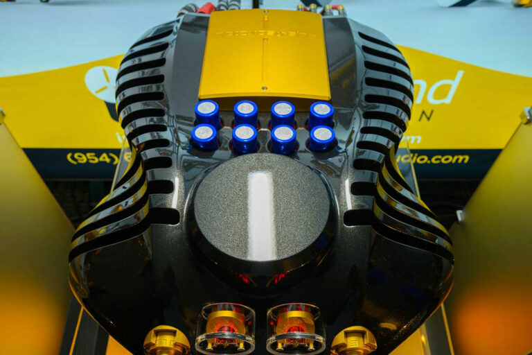 Car buffs will love the Lamborghini Fly Yellow coloring of this exotic tube power amp.