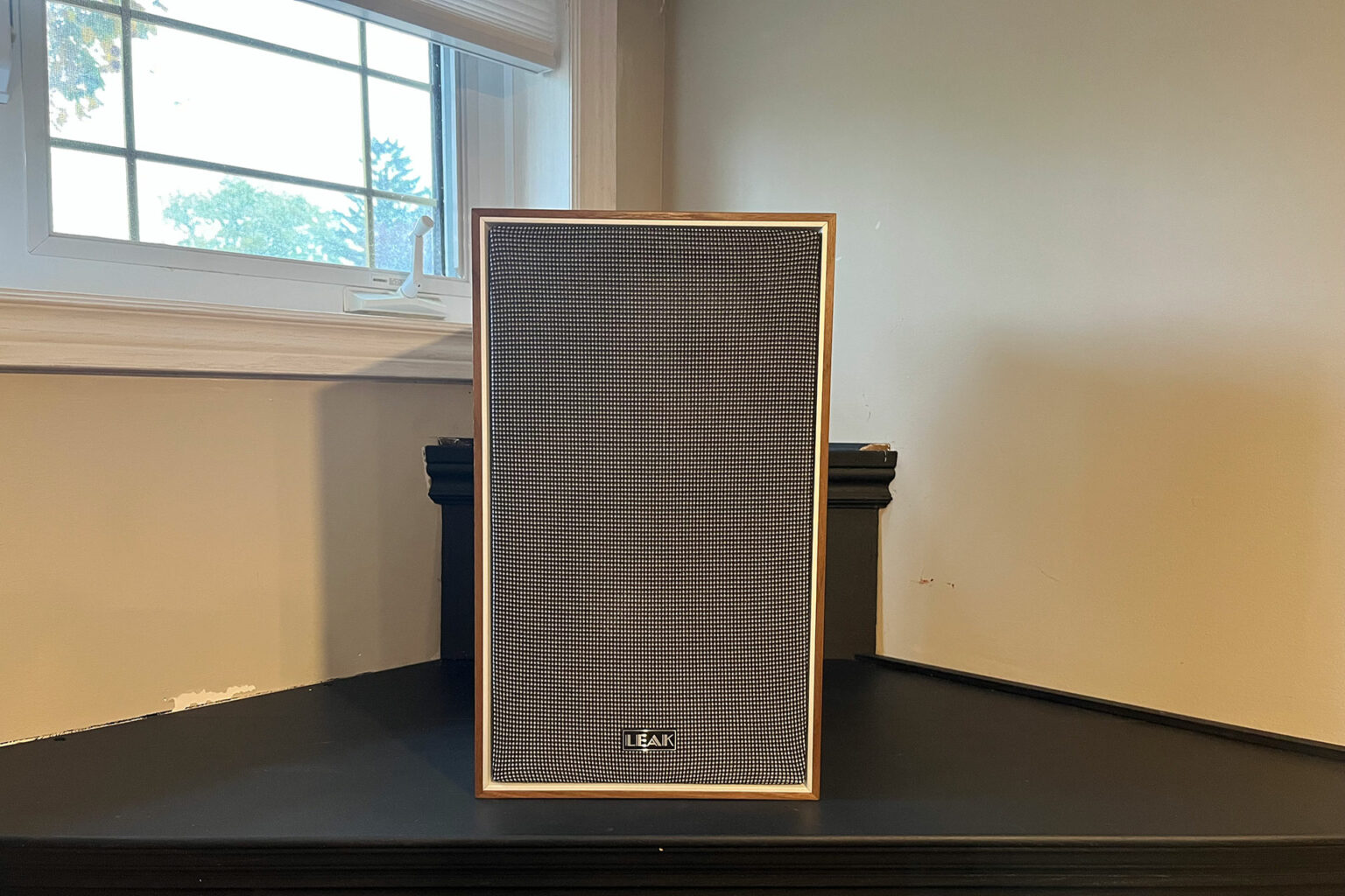 LEAK Sandwich 150 Bookshelf Loudspeakers Reviewed