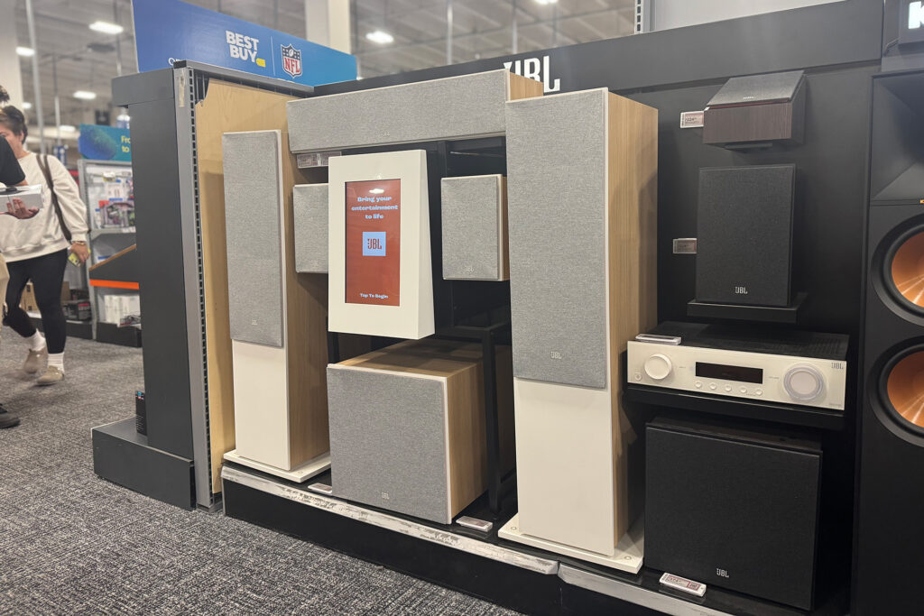 Best Buy's way of showing 5.1 is less than optimal but it removes the need for commissioned salespeople. Bean counters rejoice while audiophiles vomit. 