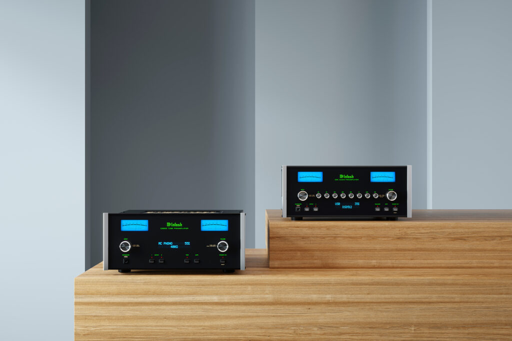 A beauty shot of the McIntosh C2800 DAC/Preamp.