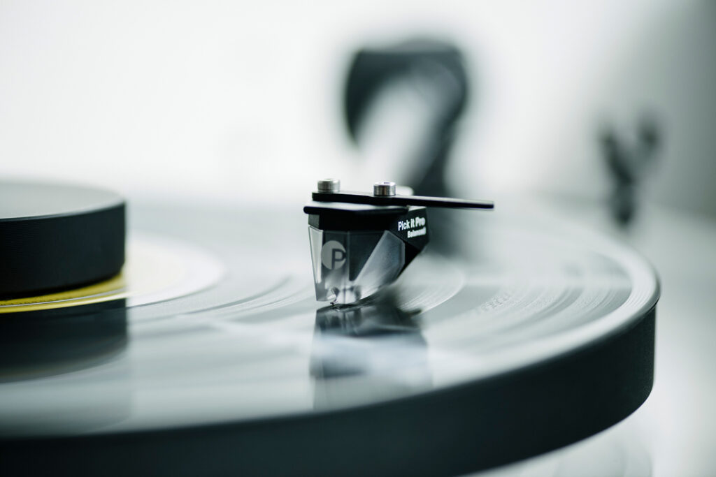 The Pro-Ject XA B is groovin' in the grooves.