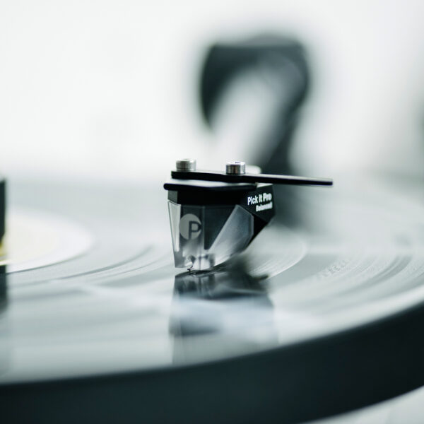 The Pro-Ject XA B is groovin' in the grooves.