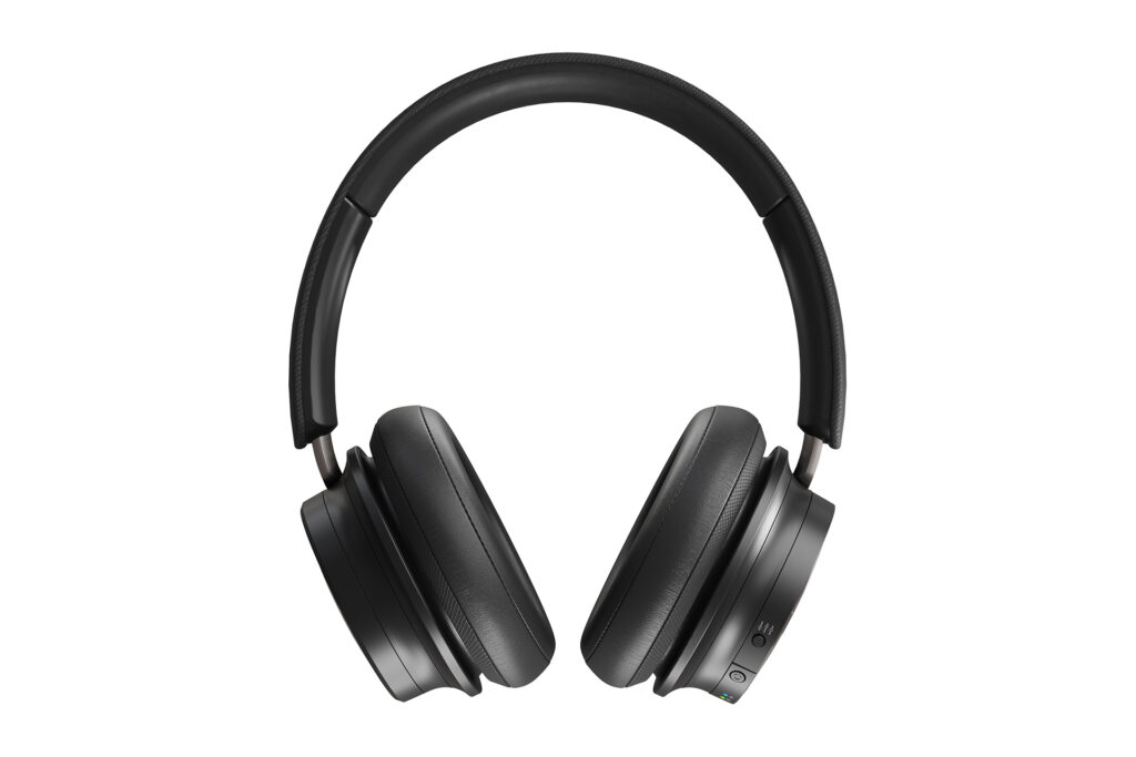 In black, it is easy to mistake the Dali IO-8 headphones for lesser "cans" but make no mistake - this is a wolf in sheep's clothing. 