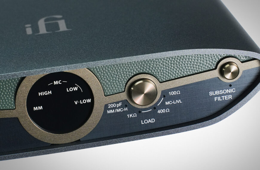 The iFi Zen Phonostage in its close-up.