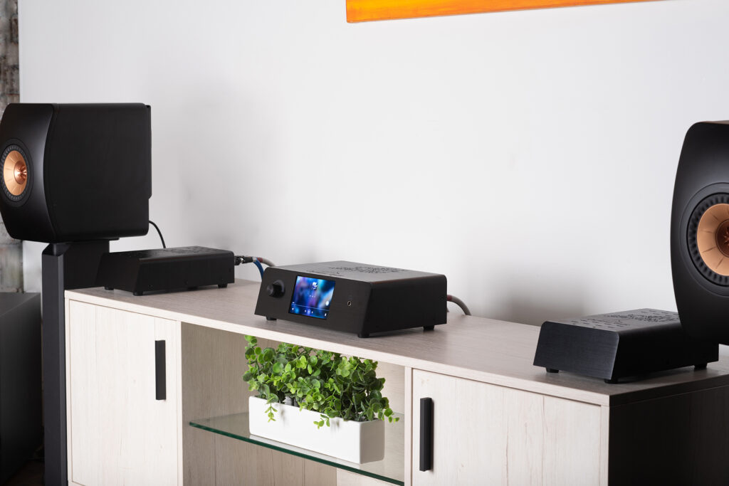 The Orchard Audio Starkrimson 25 Premium Mono Amps have taken the audiophile world by storm.