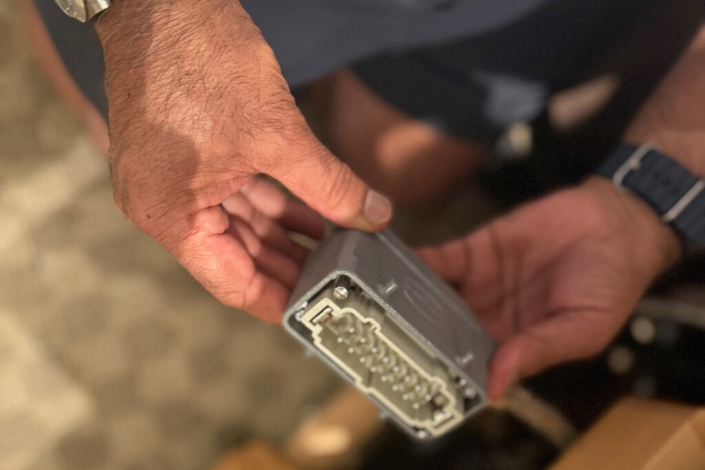 Look at the cable and connector that ASR uses between the main unit and the power supply.