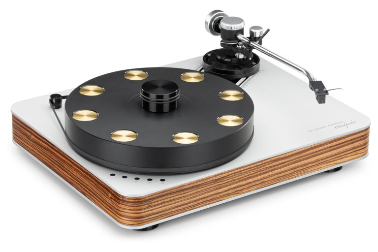 Dr. Feickert Woodpecker Turntable with a white top.