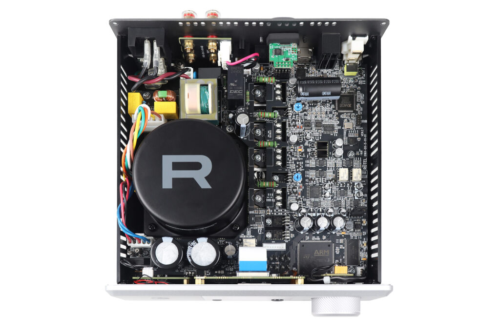 An under the hood look at the Rotel DX-5 integrated amp.