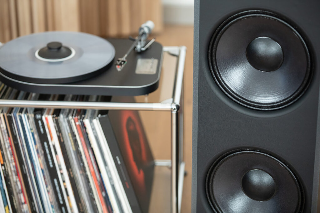 The Stenheim Alumine 5SE speakers installed with vinyl not far away.