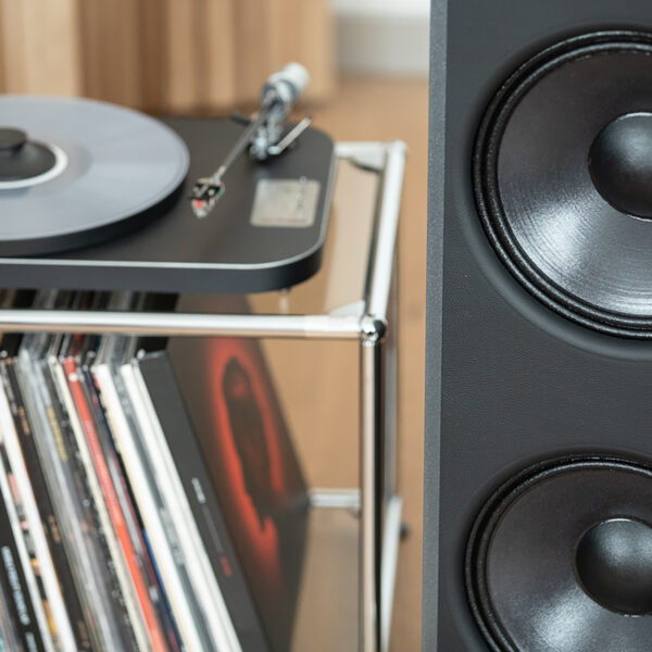 The Stenheim Alumine 5SE speakers installed with vinyl not far away.
