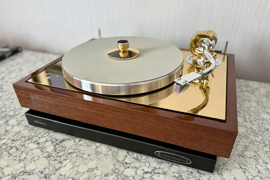 Most turntables are not balanced components. Some are but normally that comes on the most expensive players.