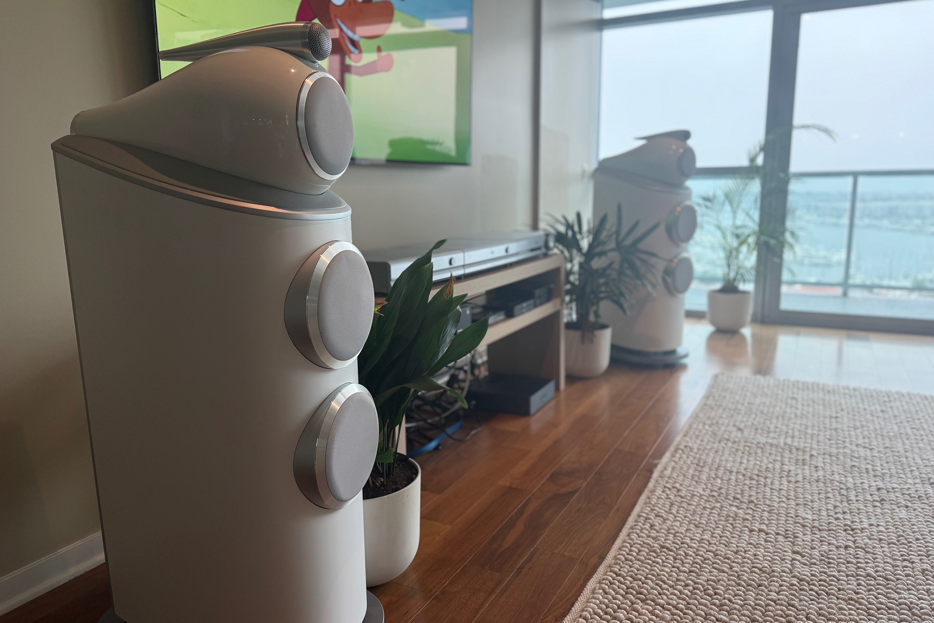 An early photo of Jerry Del Colliano's Marina Del Rey reference audiophile system.