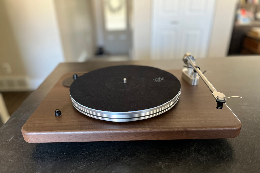 The VPI Cliffwood installed at Andrew Dewhirst's listening room.