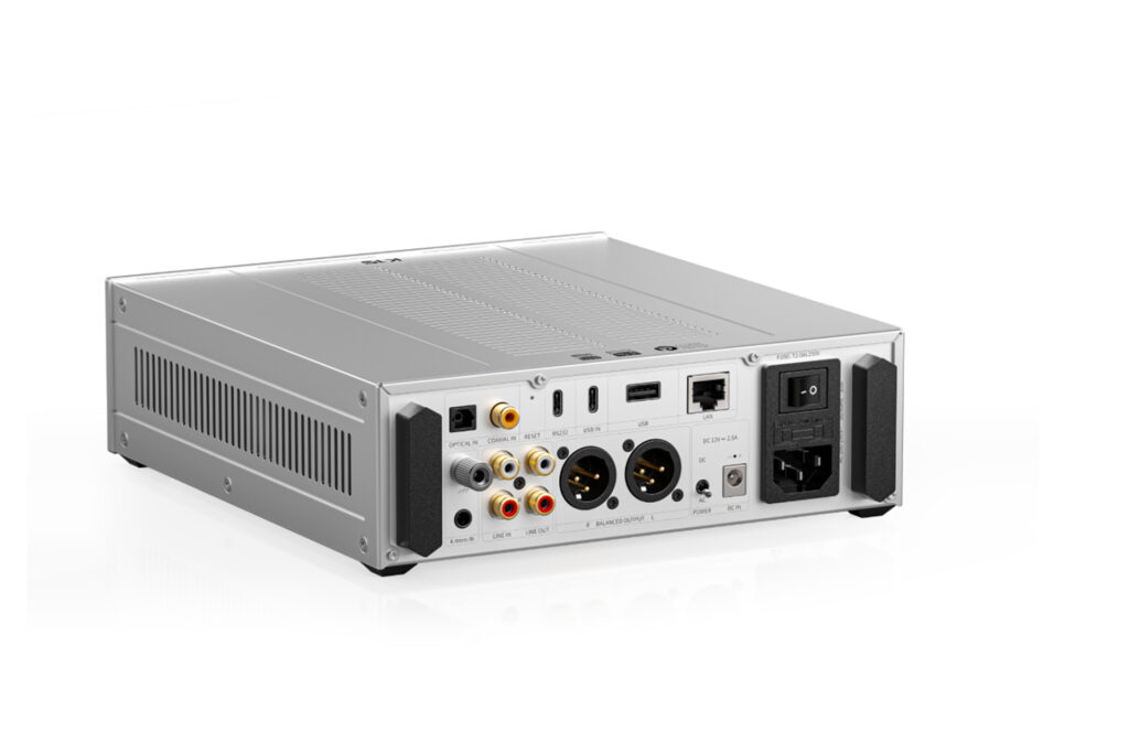 A look at the rear connection options on the FiiO K15