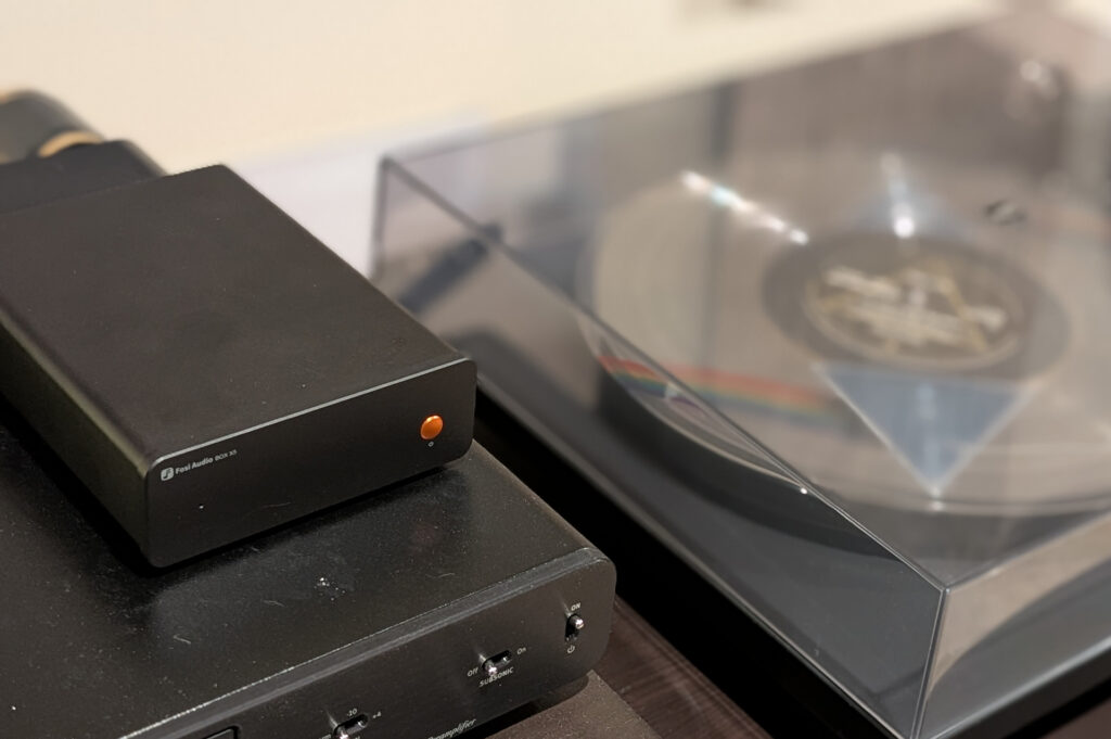 A close up of the Foxi Box X5 at Michael Zisserson's place.