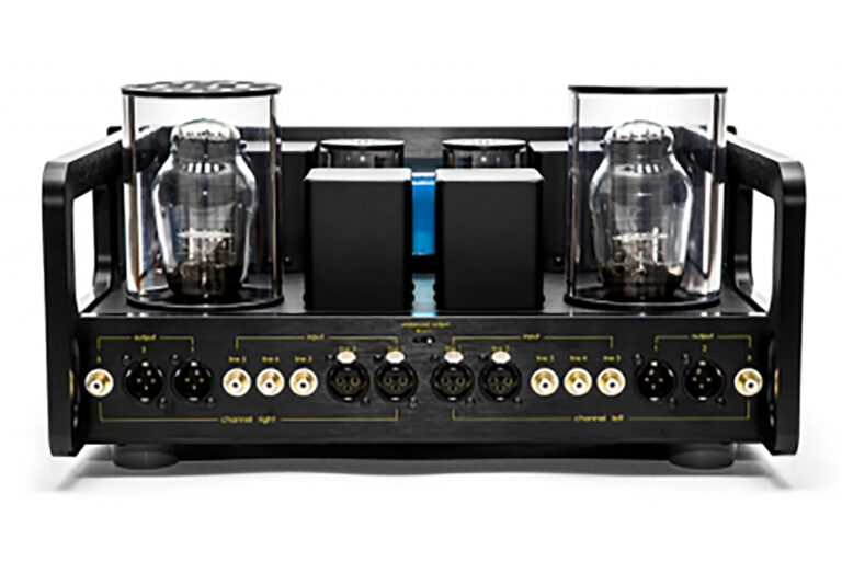 The Allnic L-7000 dressed in black.