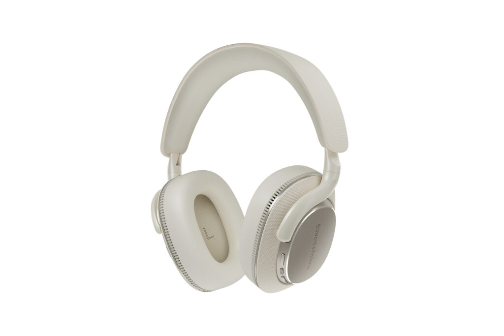 The Bowers & Wilkins Px7 S3s in white.