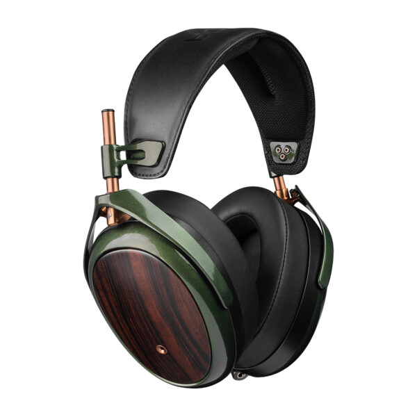 Meze Strada closed-back headphones are very luxurious.