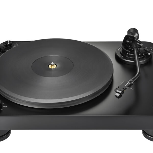The Audio-Technica AT-LP7x is a very easy to use turntable.