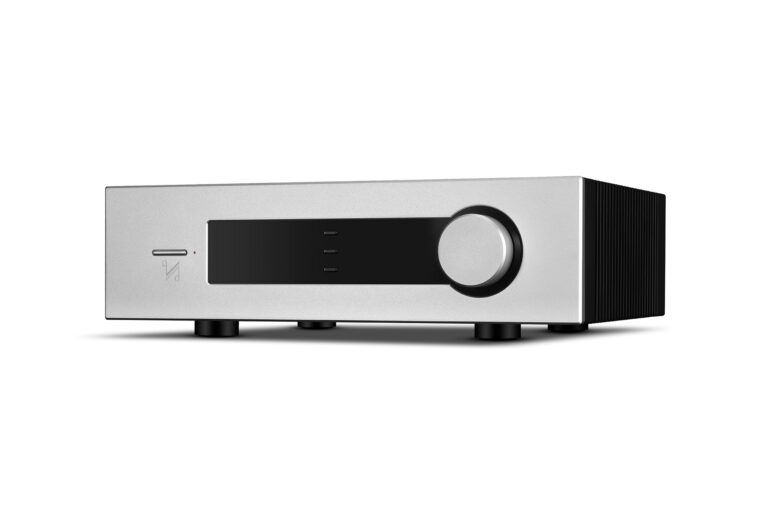 The Quad Platina Music Streamer in silver.