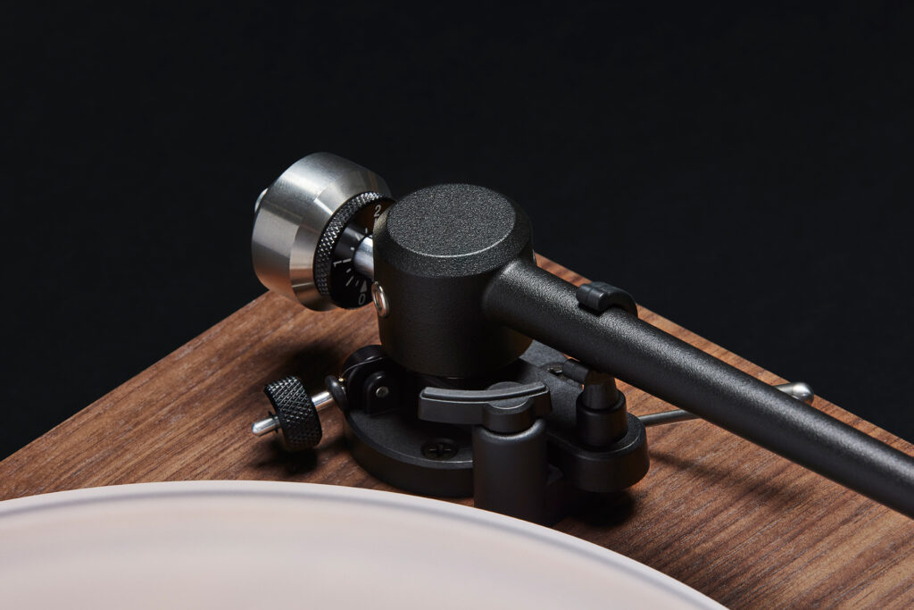 A close-up of the tonearm if  the U-Turn Audio Orbit Theory turntable. 