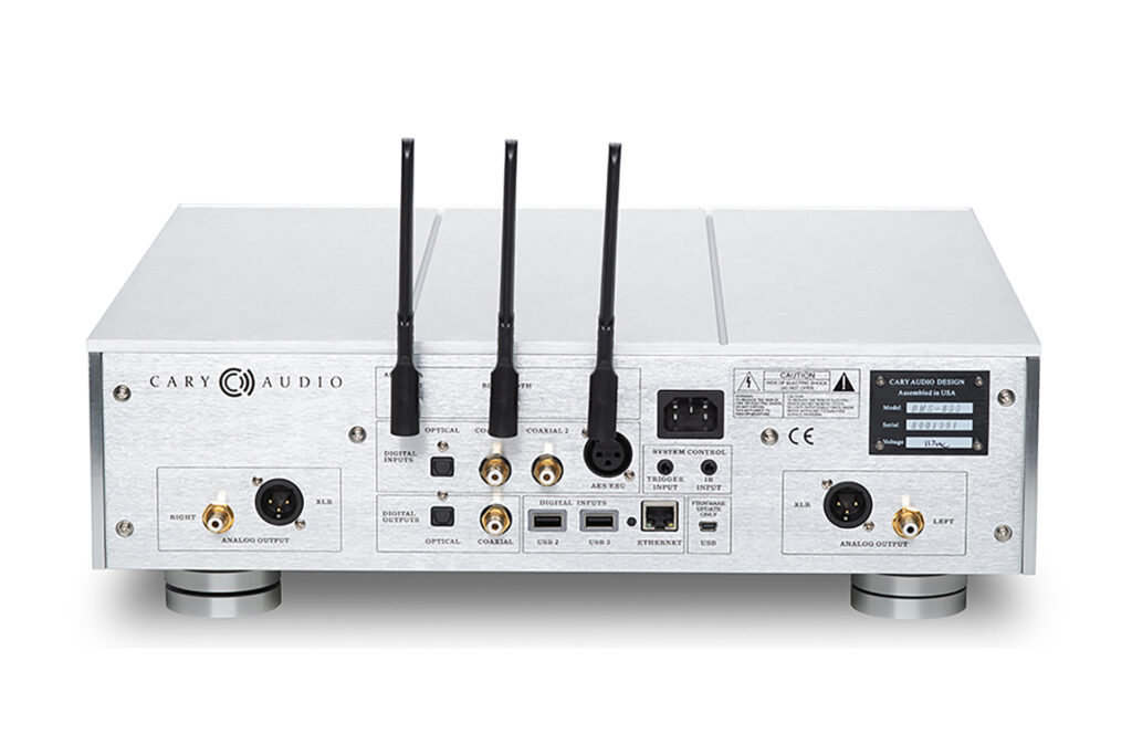 A look at the Cary Audio DMS 800 DAC-Streamer from behind.