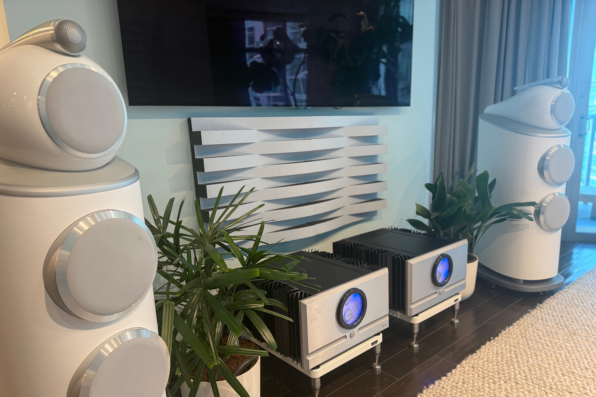 It Turns Out That Women Actually LOVE Audiophile Systems