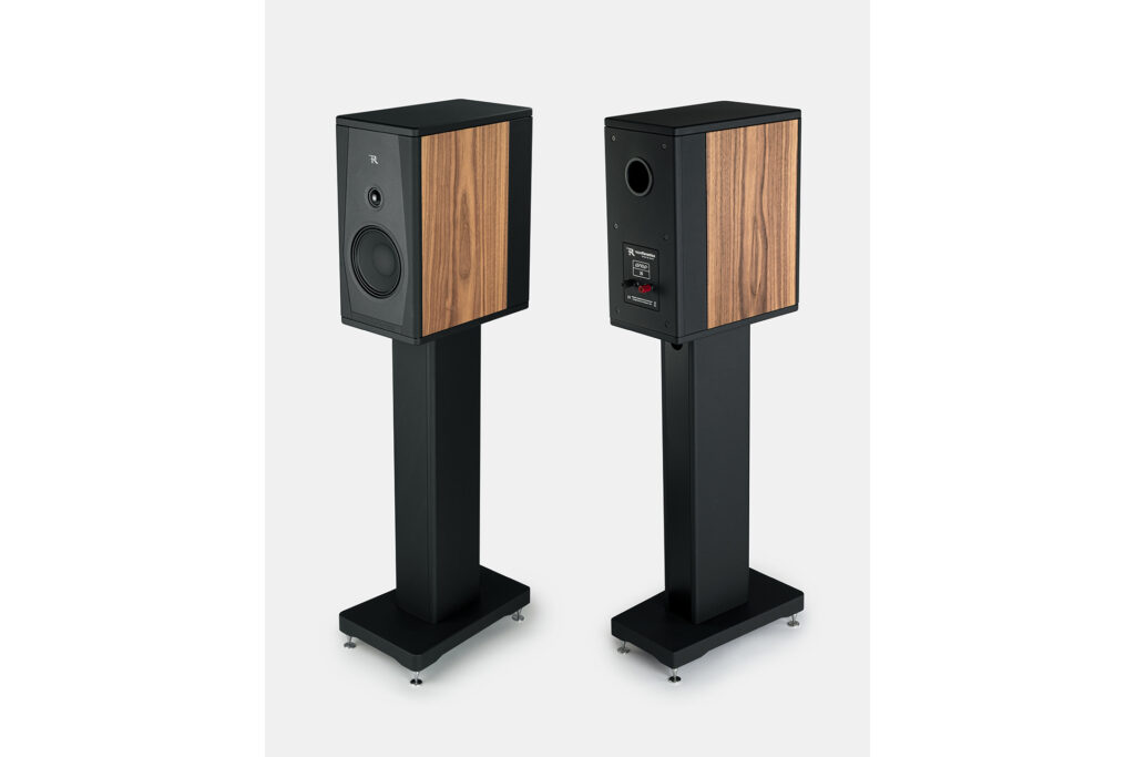A pair of Rosso Fiorentino Arno 20 stand-mounted in a wood finish.