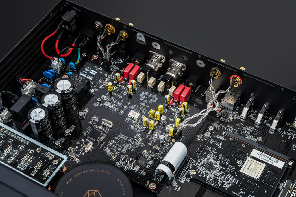 A look inside of the HIFI Rose RS451 