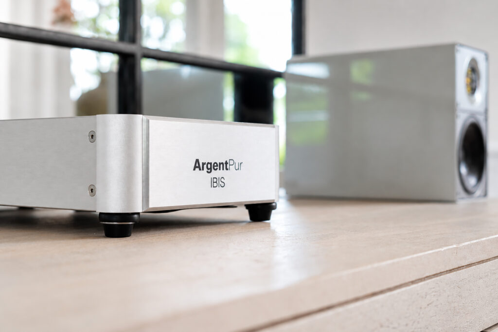 The ArgentPur IBIS installed with some slick ELAC speakers.