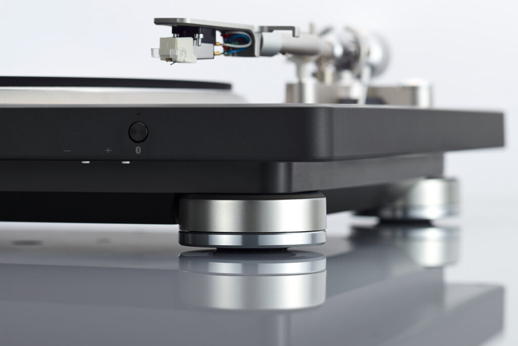 A cool view of the tonearm on the Denon DP-500BT.