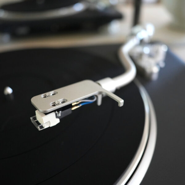 Denon DP-500BT in a close-up at Eric Forst's place.